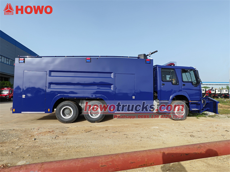 HOWO Explosion Proof Armored Water Sprinkler Truck