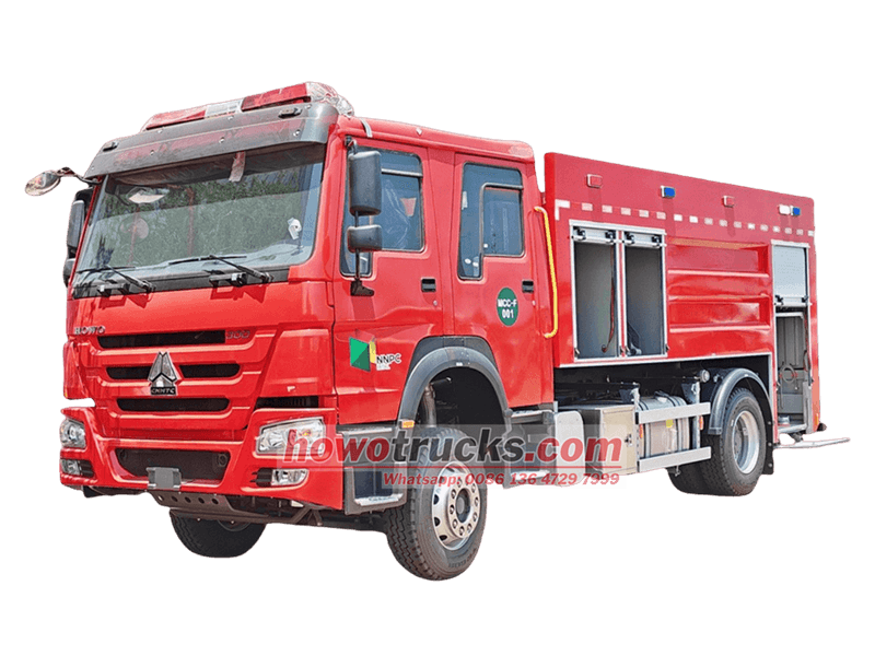 Camion de pompieri Howo cu apă