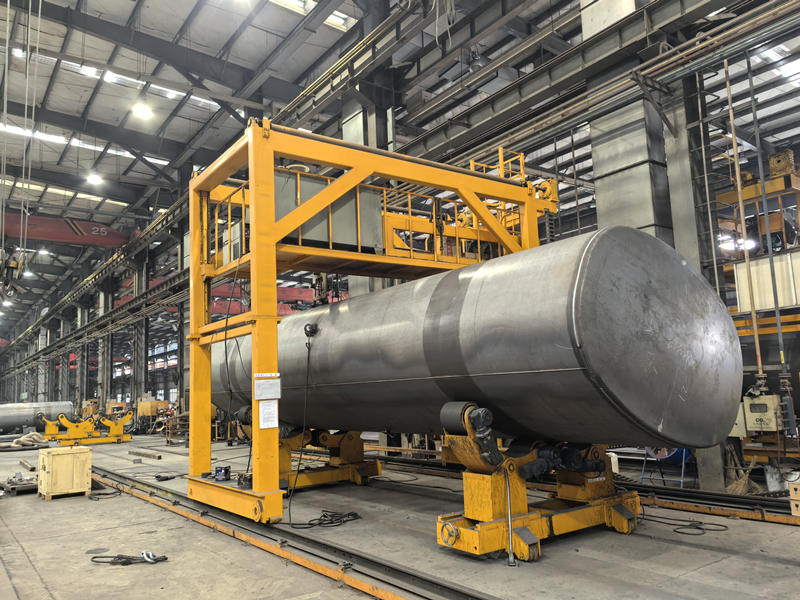 HOWO fuel tanker truck factory