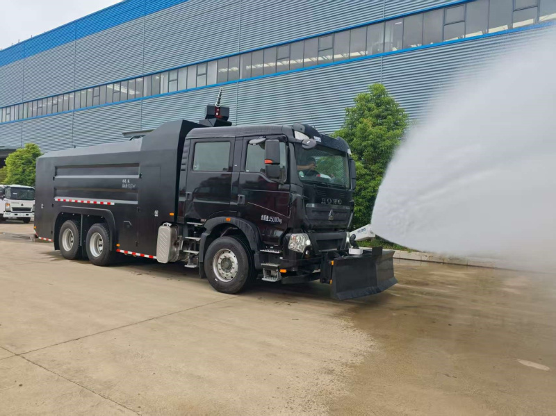 HOWO Chassis Armored Water Cannon Trucks