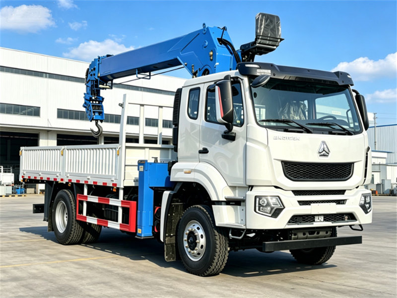 HOWO 4x2 10 tons boom crane truck HOWO 4x2 10 tons boom crane truck