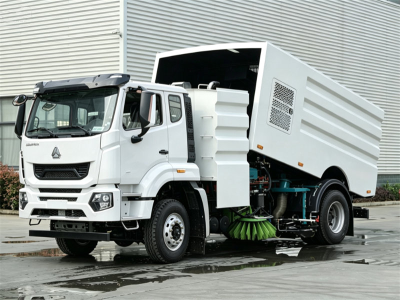 HOWO vacuum sweeper truck HOWO vacuum sweeper truck